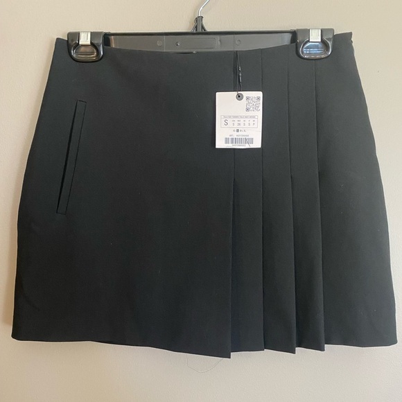 NWT Zara Skirt / Skort Mini Pleated Size S - Picture 1 of 6
